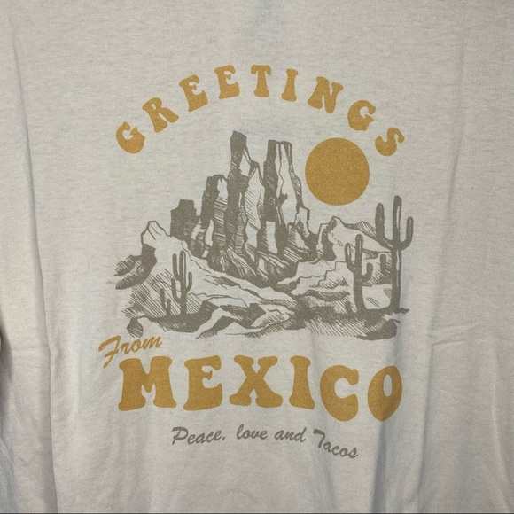 Lulu’s Charlie Holiday Vacay Beige Graphic Boyfriend Tee - Picture 7 of 11